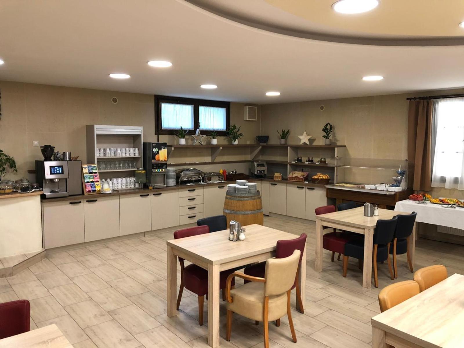Wellness Hotel Svachovka Mirkovice Bagian luar foto