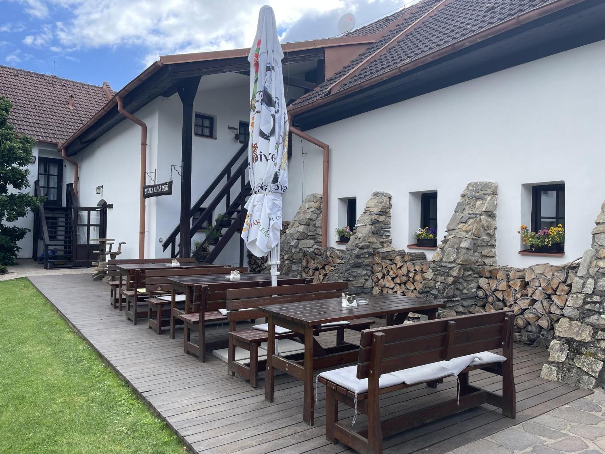 Wellness Hotel Svachovka Mirkovice Bagian luar foto